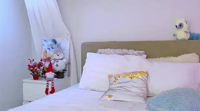 LuisaSin online show from 12/11/24, 07:20