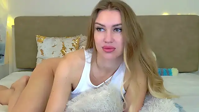 Snapshot of LuisaSin chatting on 03/17/26, 07:12 LuisaSin online show from 03/17/26, 07:12