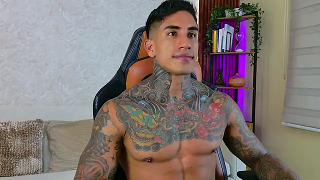 Snapshot of AdanReilly chatting on 09/30/25, 12:15 AdanReilly online show from 09/30/25, 12:15