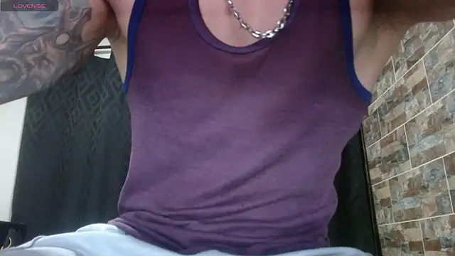 Snapshot of babyrecord1 chatting on 12/13/25, 11:10 babyrecord1 online show from 12/13/25, 11:10