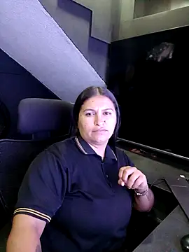 Snapshot of Mia_oficial chatting on 12/04/25, 04:22 Mia oficial online show from 12/04/25, 04:22