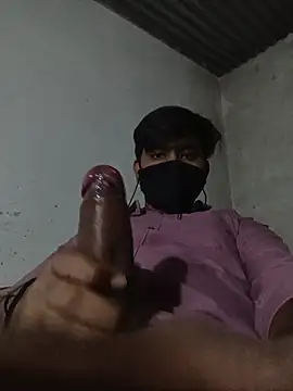 Snapshot of Pussy_lover_33 chatting on 02/28/26, 03:35 Pussy lover 33 online show from 02/28/26, 03:35