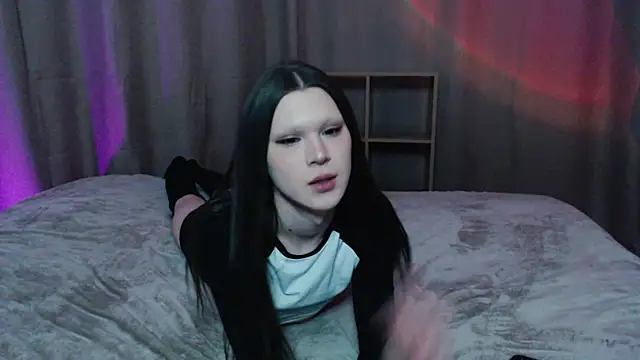 Snapshot of Sexpired_Princess chatting on 12/13/24, 08:47 Sexpired Princess online show from 12/13/24, 08:47