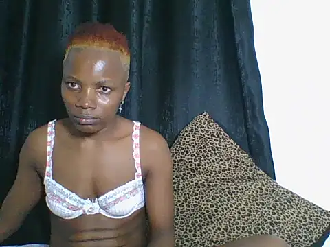 Snapshot of AfricanPrincess24 chatting on 09/13/25, 06:40 AfricanPrincess24 online show from 09/13/25, 06:40