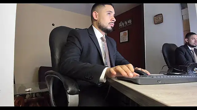 Snapshot of thesexlawyer1 chatting on 11/27/25, 03:19 thesexlawyer1 online show from 11/27/25, 03:19