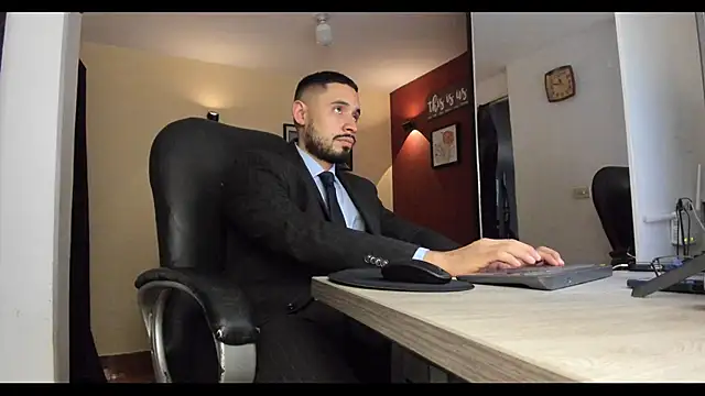 Snapshot of thesexlawyer1 chatting on 01/06/26, 02:48 thesexlawyer1 online show from 01/06/26, 02:48