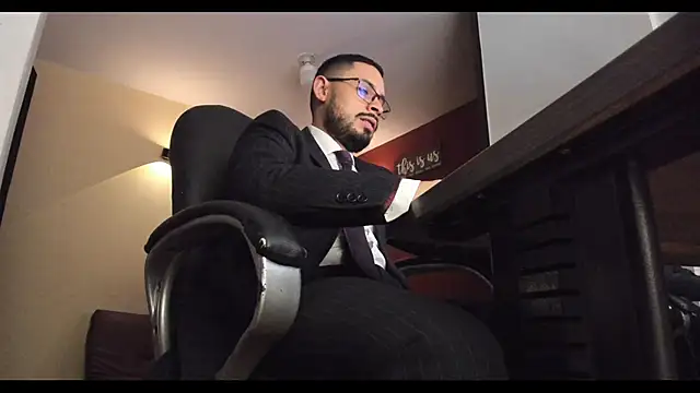 Snapshot of thesexlawyer1 chatting on 01/10/26, 02:57 thesexlawyer1 online show from 01/10/26, 02:57