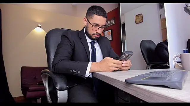 Snapshot of thesexlawyer1 chatting on 02/20/26, 03:36 thesexlawyer1 online show from 02/20/26, 03:36
