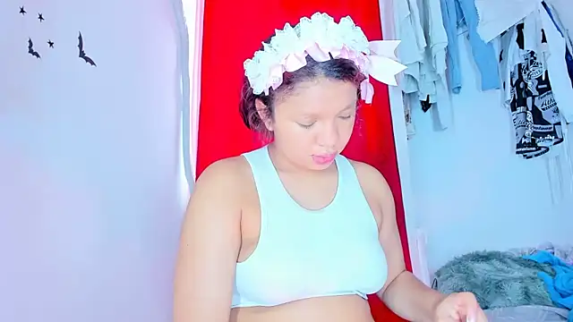 Emily Coper18 online show from 11/28/25, 01:58