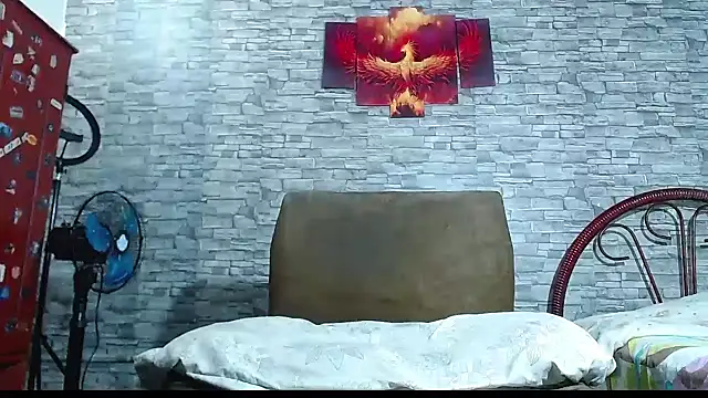 Snapshot of bulguehot chatting on 10/31/25, 03:46 bulguehot online show from 10/31/25, 03:46