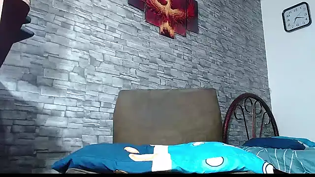 Snapshot of bulguehot chatting on 12/16/25, 01:21 bulguehot online show from 12/16/25, 01:21