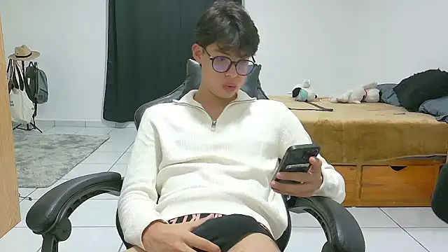 Jacotnk online show from 10/05/25, 01:04