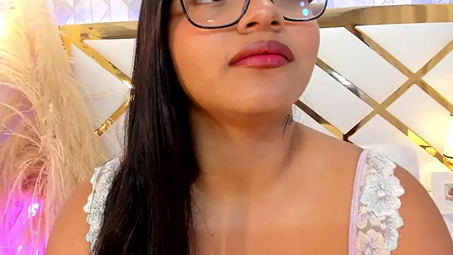 EmmaWeest online show from 09/17/25, 10:44