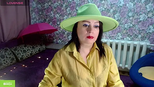 Julia-ru online show from 11/18/25, 09:08