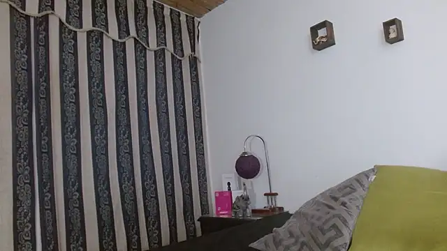 Snapshot of JULYSEX1 chatting on 09/28/25, 02:11 JULYSEX1 online show from 09/28/25, 02:11