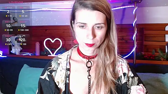 Snapshot of Trinity_Fire chatting on 11/20/25, 02:01 Trinity Fire online show from 11/20/25, 02:01