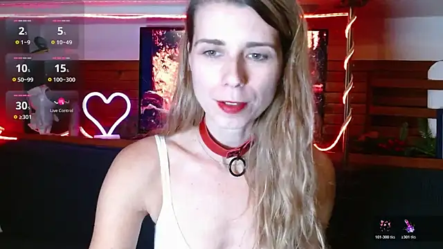 Snapshot of Trinity_Fire chatting on 11/22/25, 12:42 Trinity Fire online show from 11/22/25, 12:42