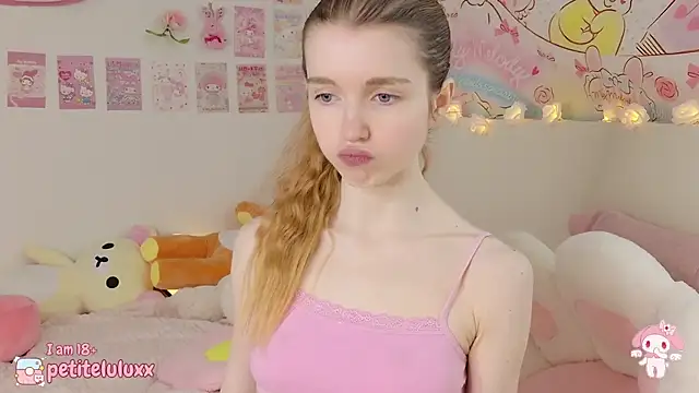 petiteluluxx online show from 02/17/25, 09:03