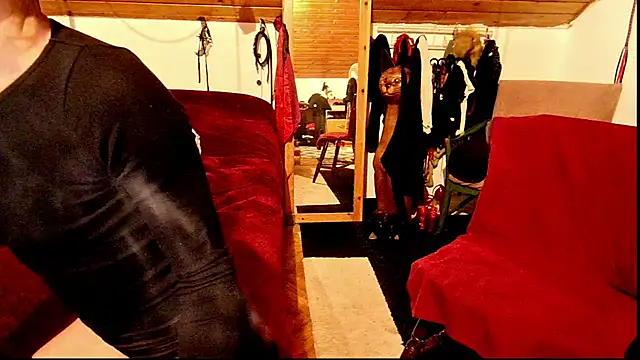 Snapshot of Hot_Colettte chatting on 09/16/25, 07:15 Hot Colettte online show from 09/16/25, 07:15