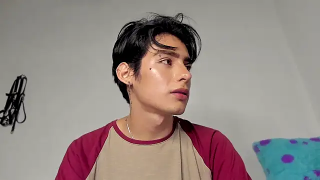 Snapshot of sebas_rose chatting on 12/09/24, 01:18 sebas rose online show from 12/09/24, 01:18