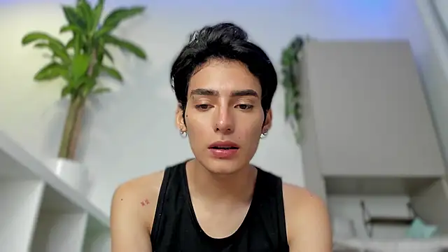 Snapshot of sebas_rose chatting on 01/06/25, 10:37 sebas rose online show from 01/06/25, 10:37