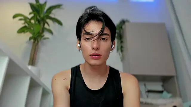 Snapshot of sebas_rose chatting on 01/07/25, 01:38 sebas rose online show from 01/07/25, 01:38