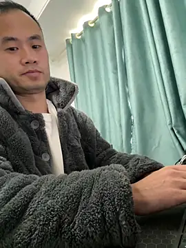 Snapshot of chengtan chatting on 11/12/25, 06:14 chengtan online show from 11/12/25, 06:14