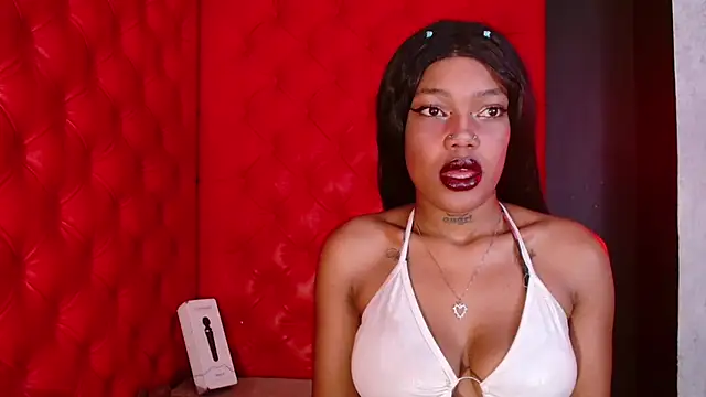 Snapshot of CrystalBrooke3x chatting on 11/12/25, 07:46 CrystalBrooke3x online show from 11/12/25, 07:46