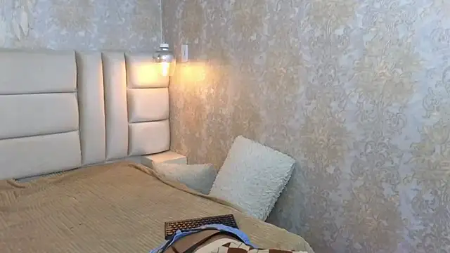 Snapshot of CrystalBrooke3x chatting on 11/20/25, 06:29 CrystalBrooke3x online show from 11/20/25, 06:29