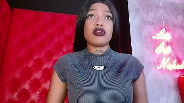 Snapshot of CrystalBrooke3x chatting on 12/14/25, 09:41 CrystalBrooke3x online show from 12/14/25, 09:41