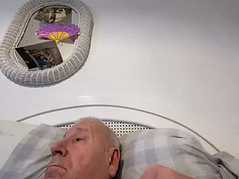 Bossinmidd12 online show from 12/22/24, 09:31