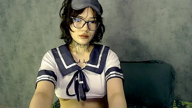 Snapshot of LizzieLight chatting on 12/14/24, 03:40 LizzieLight online show from 12/14/24, 03:40