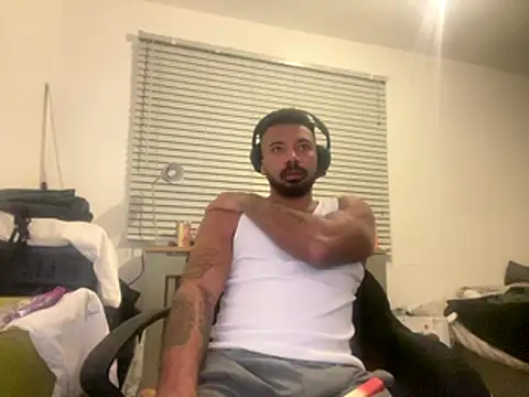 Snapshot of mbbc99 chatting on 12/14/25, 01:33 mbbc99 online show from 12/14/25, 01:33