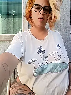 Snapshot of Escarlate4you_ chatting on 11/29/25, 10:18 Escarlate4you online show from 11/29/25, 10:18