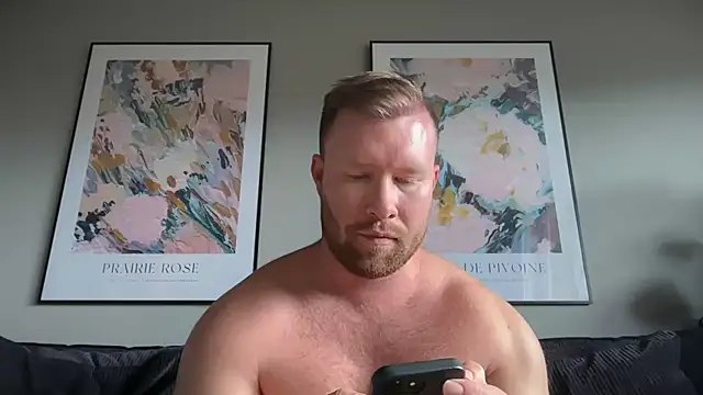 Snapshot of swekingxx chatting on 06/15/26, 03:36 swekingxx online show from 06/15/26, 03:36