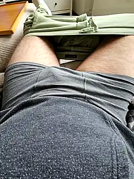 Snapshot of BigPassion89 chatting on 12/15/24, 10:28 BigPassion89 online show from 12/15/24, 10:28