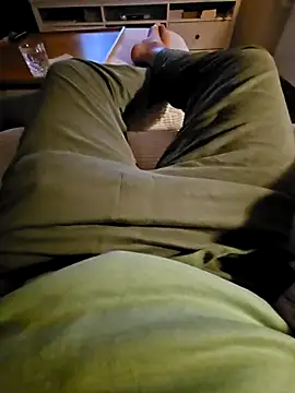 Snapshot of BigPassion89 chatting on 12/16/25, 08:36 BigPassion89 online show from 12/16/25, 08:36