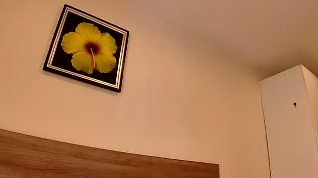 sun place online show from 03/01/25, 02:48