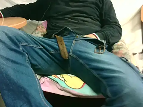 Giulio35 Pika online show from 10/13/25, 07:36