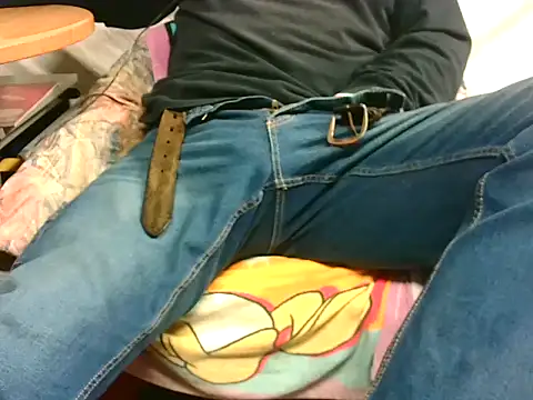 Giulio35 Pika online show from 11/15/25, 08:27