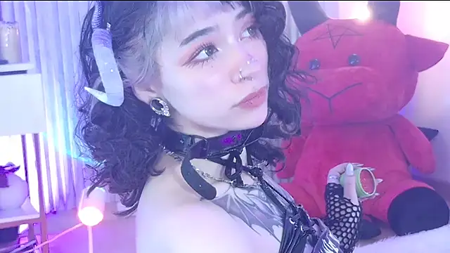 zephirahabney online show from 11/25/25, 03:12