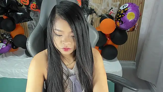 Snapshot of Lili_16 chatting on 11/07/25, 11:10 Lili 16 online show from 11/07/25, 11:10