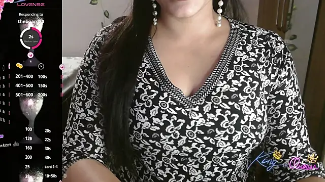 Snapshot of Annu-Darling chatting on 12/14/25, 07:51 Annu-Darling online show from 12/14/25, 07:51