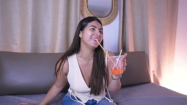 Snapshot of ShelleyMorell chatting on 11/07/25, 02:28 ShelleyMorell online show from 11/07/25, 02:28