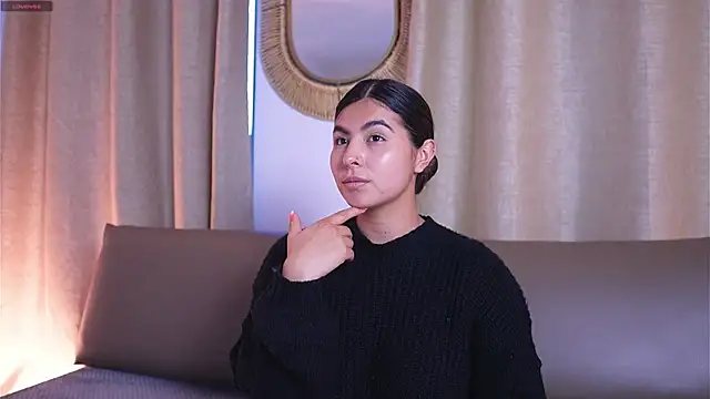 Snapshot of ShelleyMorell chatting on 11/18/25, 12:42 ShelleyMorell online show from 11/18/25, 12:42