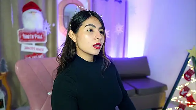 Snapshot of ShelleyMorell chatting on 12/19/25, 12:23 ShelleyMorell online show from 12/19/25, 12:23