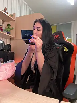 Snapshot of Julietta_a chatting on 02/24/25, 08:25 Julietta a online show from 02/24/25, 08:25