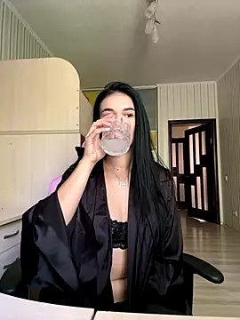 Snapshot of Julietta_a chatting on 09/22/25, 07:10 Julietta a online show from 09/22/25, 07:10