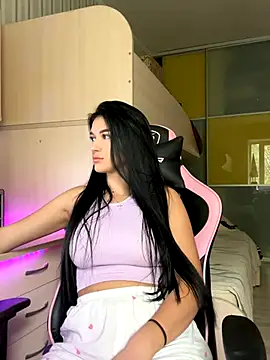 Snapshot of Julietta_a chatting on 09/30/25, 07:24 Julietta a online show from 09/30/25, 07:24