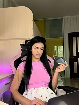 Snapshot of Julietta_a chatting on 10/02/25, 07:37 Julietta a online show from 10/02/25, 07:37